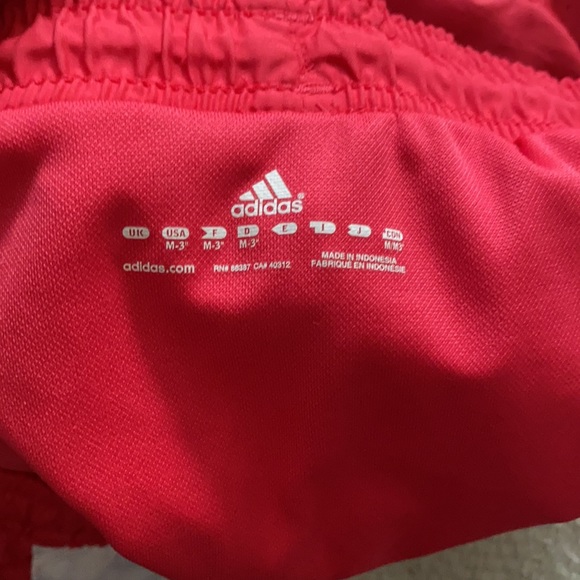 Medium Adidas Short - Picture 4 of 6